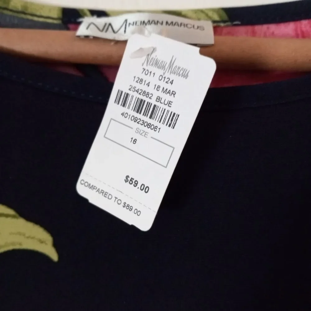 New With Tags Neiman Marcus Dress - Picture 2 of 4